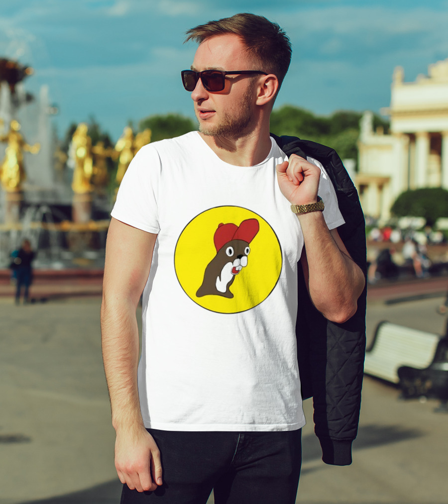 Baby Genius Beaver Red Cap Yellow Circle Buc-ee's Cup T-Shirt