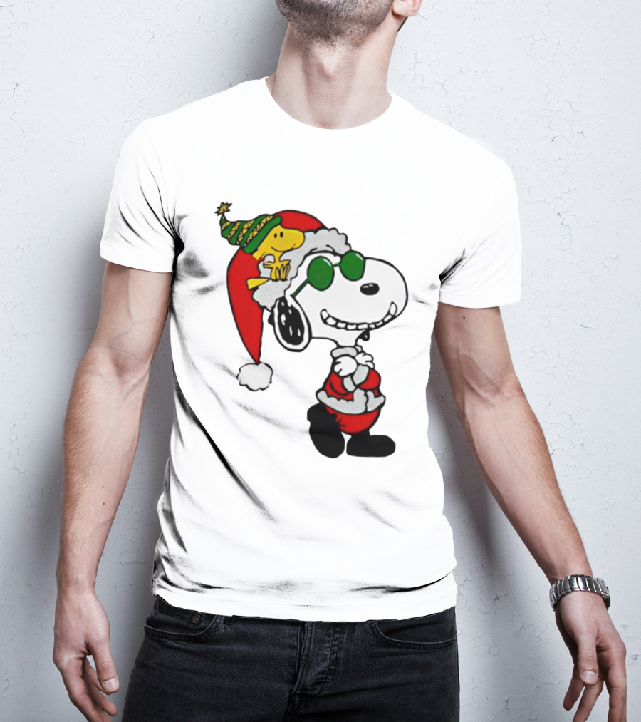 Snoopy And Woodstock Peanuts Merry Christmas Santa Hat And Sunglasses T-Shirt