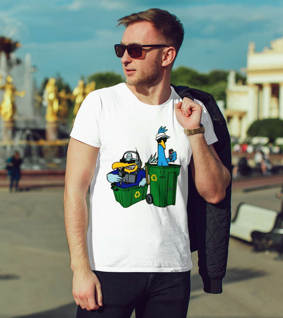 Fairwayjockey Birdie Juice The People’S Birdies Golf Duo Recycling Bins Image T-Shirt