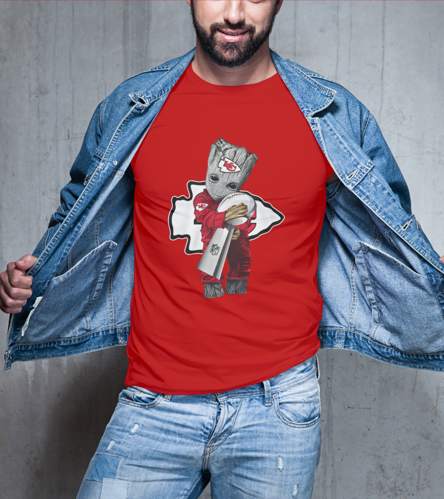 Chiefs Groot Embrace Vince Lombardi Trophy NFL T-Shirt