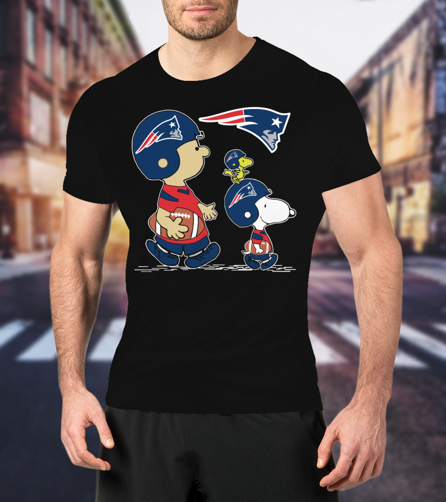New England Patriots Peanuts Christmas Football Charlie Brown Snoopy Woodstock T-Shirt