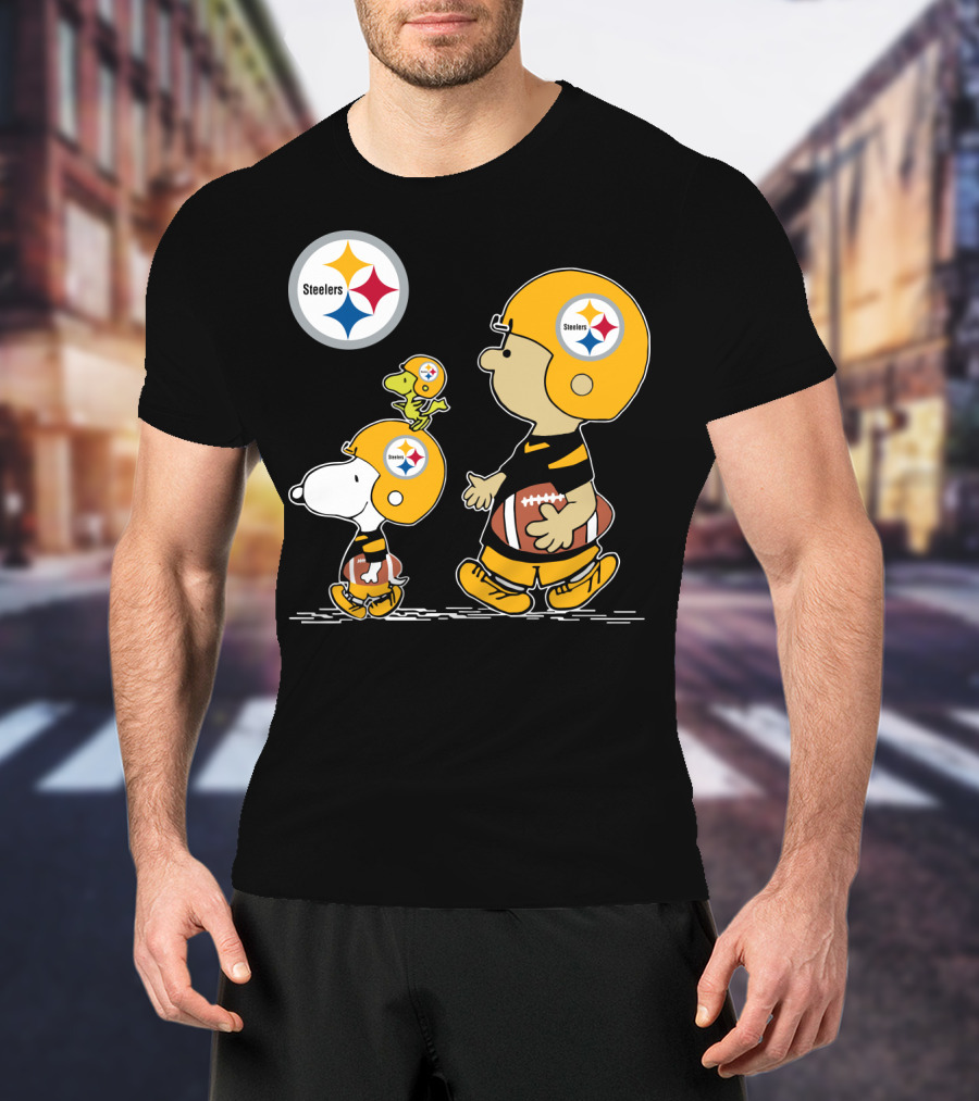Steelers Christmas Peanuts Cute Football Charlie Brown Snoopy Woodstock T-Shirt