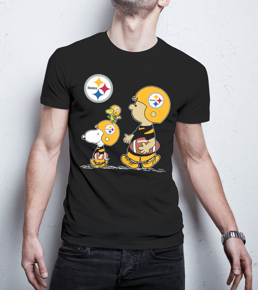 Steelers Christmas Peanuts Cute Football Charlie Brown Snoopy Woodstock T-Shirt