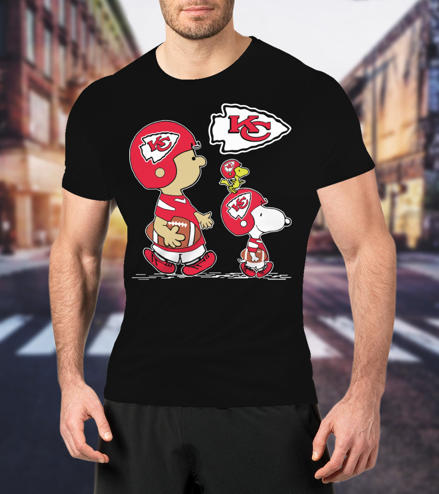 Kansas City Chiefs Christmas Peanuts Cute Football Characters T-Shirt