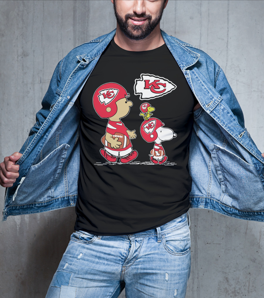 Kansas City Chiefs Christmas Peanuts Cute Football Characters T-Shirt
