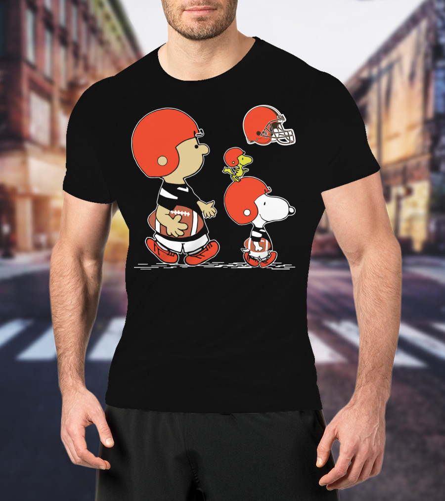 Christmas Peanuts Cute Football Snoopy Charlie Brown Cleveland Browns T-Shirt