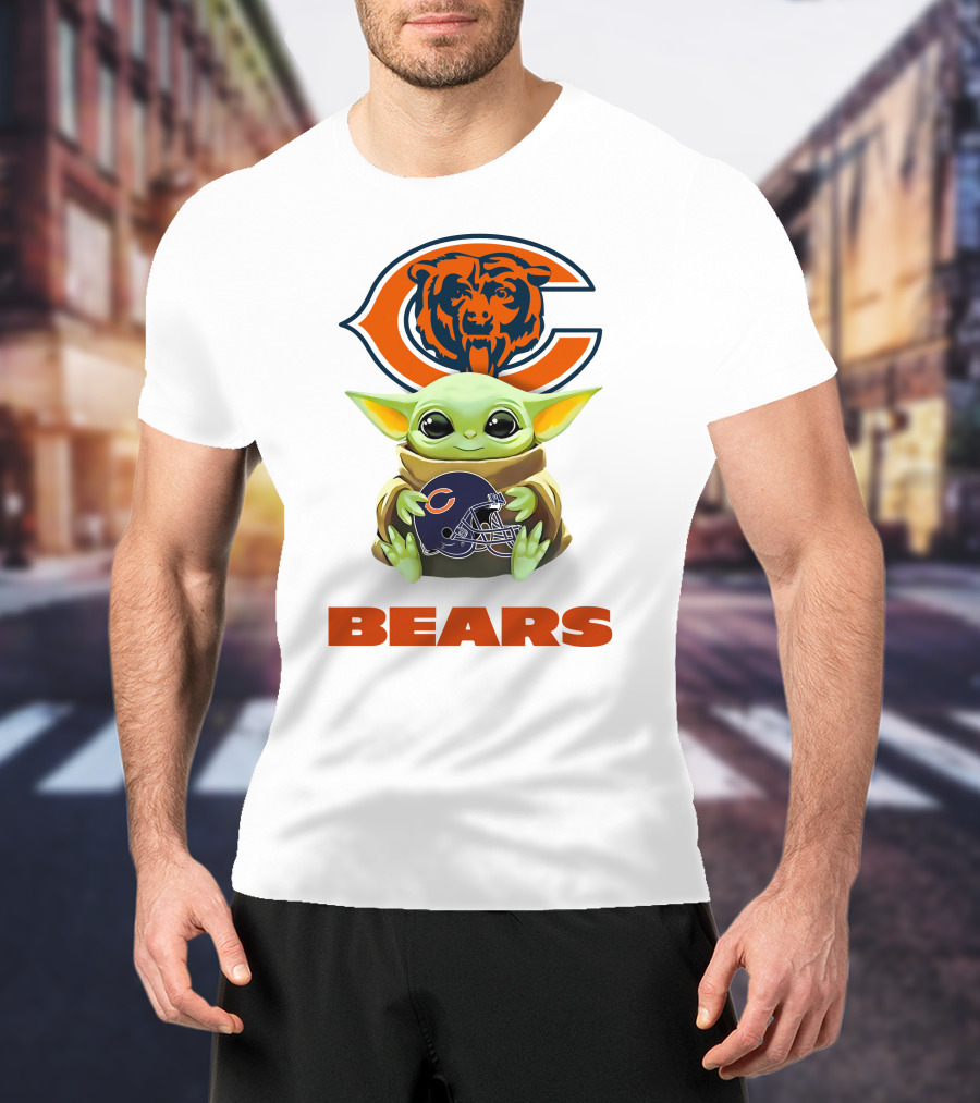 Star Wars Baby Yoda With Chicago Bears Helmet And Logo Bears T-Shirt