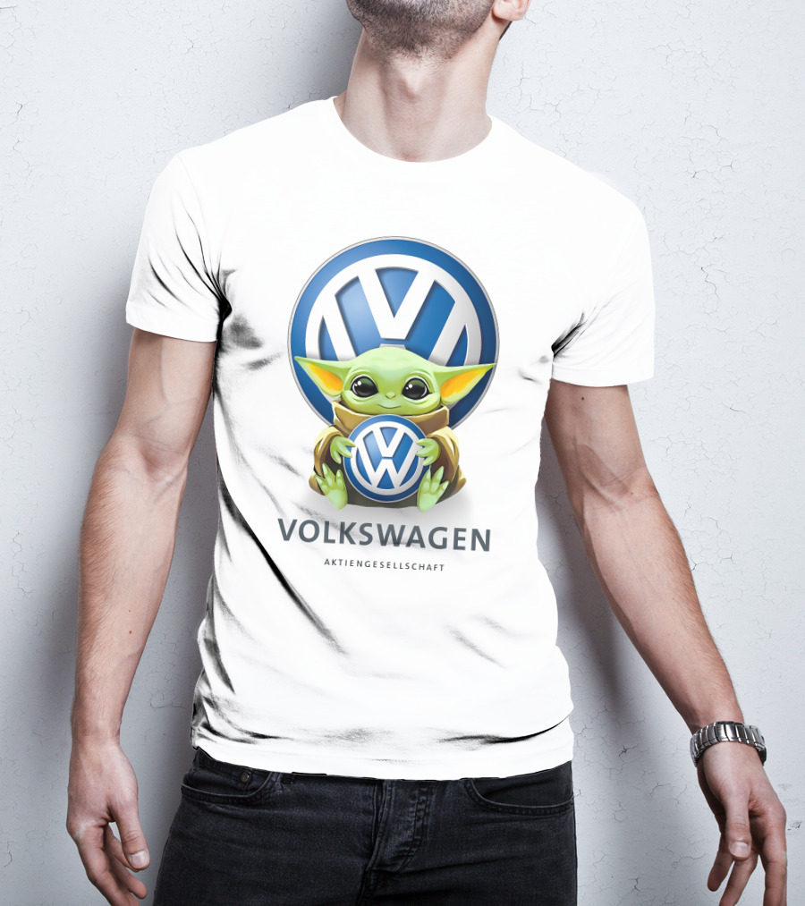 Star Wars Baby Yoda Hug Volkswagen Logo Aktiengesellschaft T-Shirt