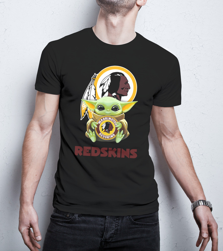 Washington Redskins Grogu Hug Iconic Star Wars Mandalorian Crossover Black T-Shirt