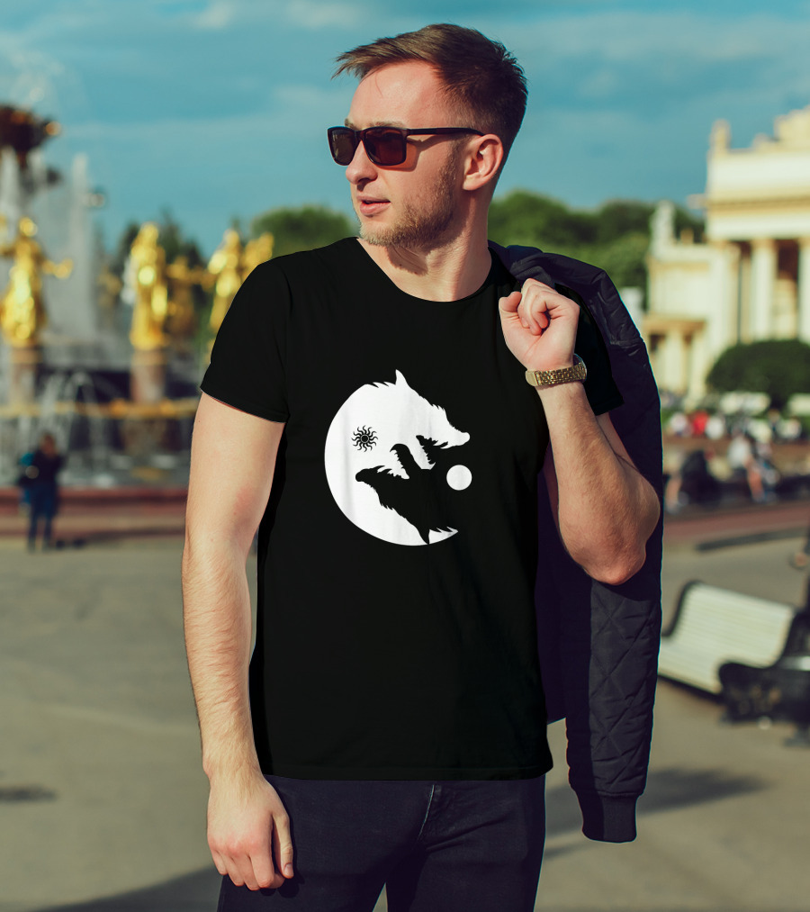 Wolf Yin Yang Sun Moon Vintage Harmony Balance Life Symbolism T-Shirt
