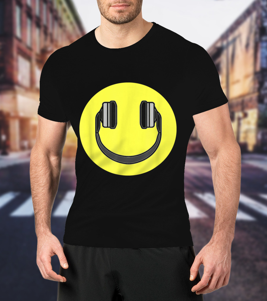 Club Smiley Techno Music DJ Headphone Face T-Shirt