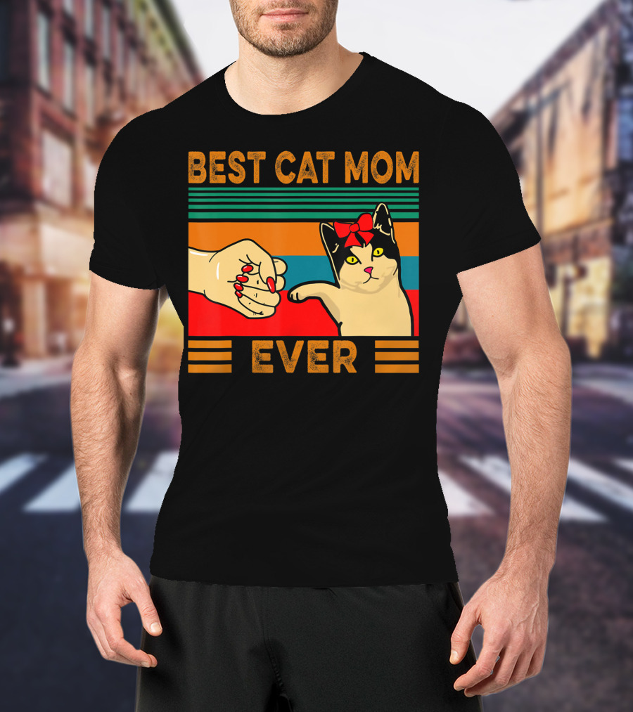 Best Cat Mom Ever Vintage Retro Cat Fist Bump T-Shirt