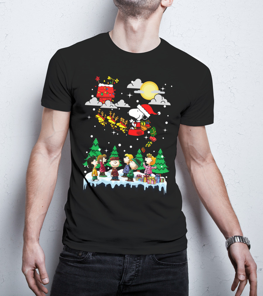 Peanuts Christmas Charlie Brown Snoopy Santa Sleigh Woodstock Scene T-Shirt