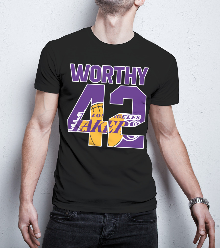 Worthy 42 Los Angeles Lakers Basketball T-Shirt