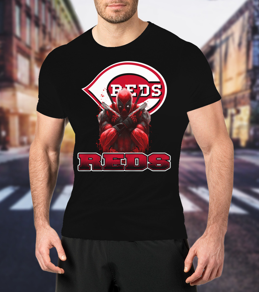 Cincinnati Reds Deadpool Crossover Fans T-Shirt