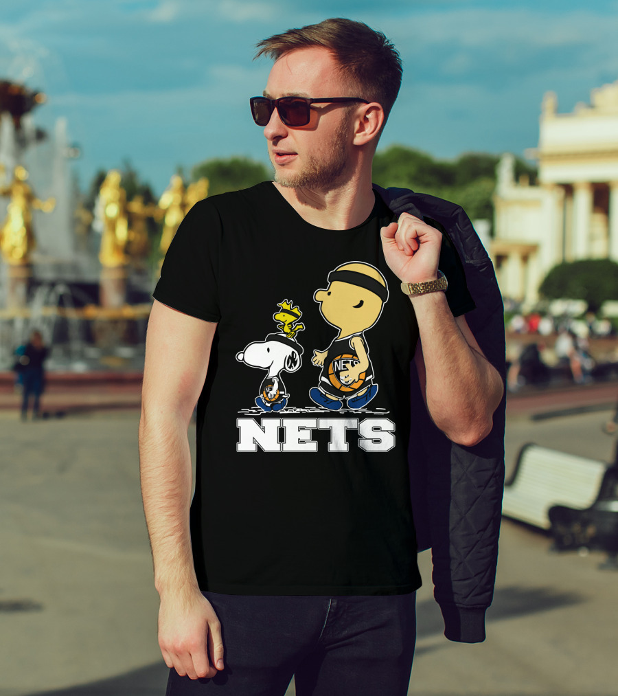 Snoopy And Woodstock Brooklyn Nets Basketball Fans T-Shirt