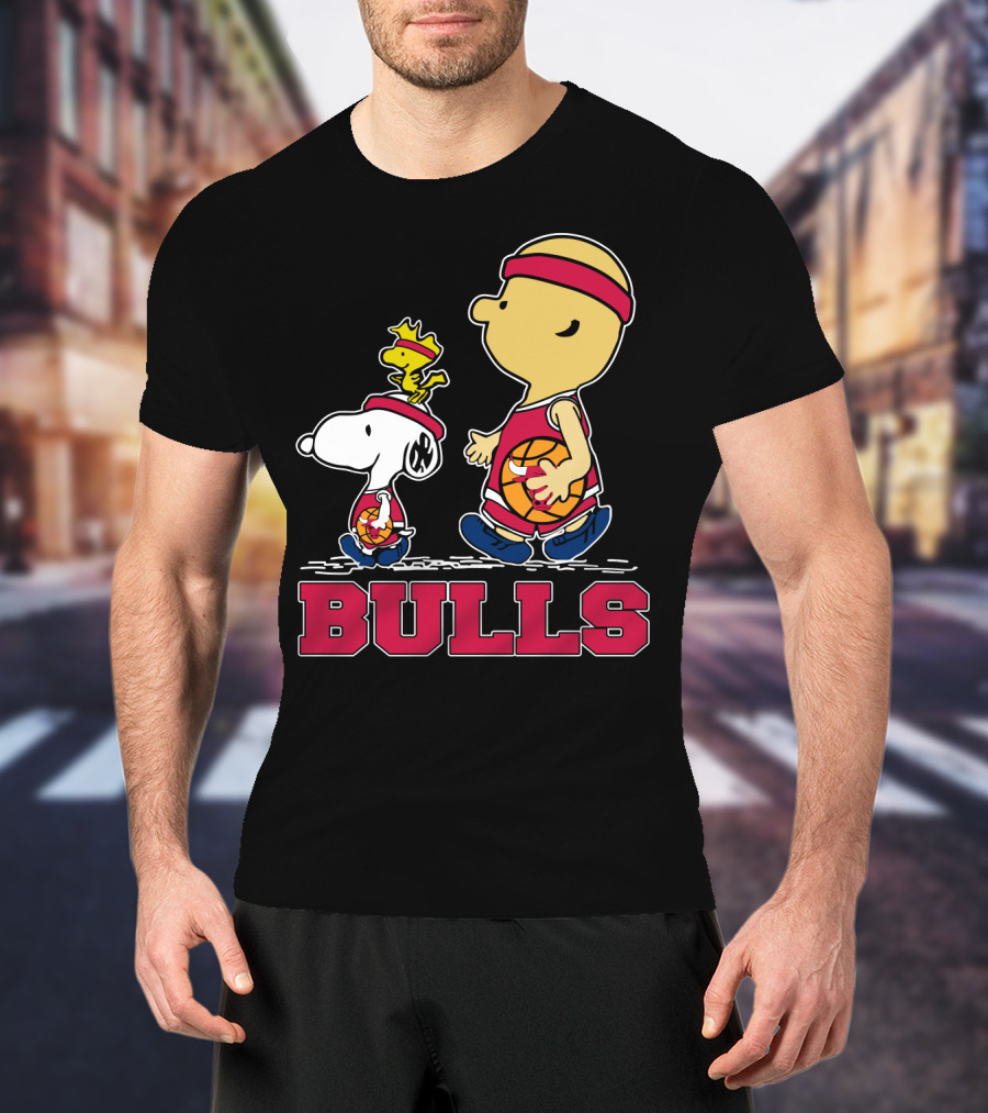 Snoopy Woodstock And Bulls Basketball Fans T-Shirt