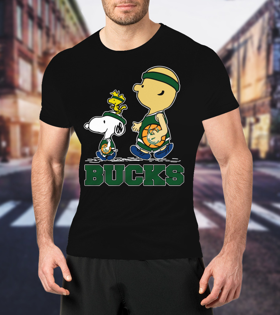 Snoopy Woodstock And Basketball Walking With Milwaukee Bucks Fans T-Shirt