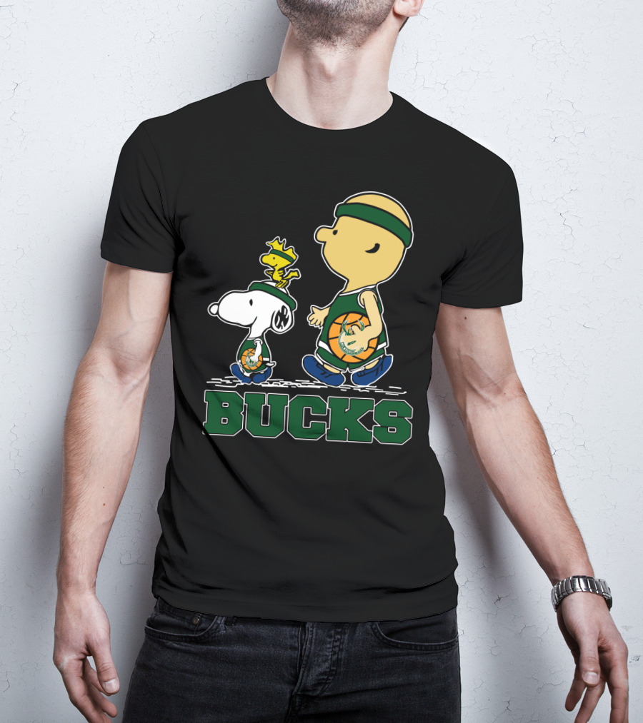 Snoopy Woodstock And Basketball Walking With Milwaukee Bucks Fans T-Shirt