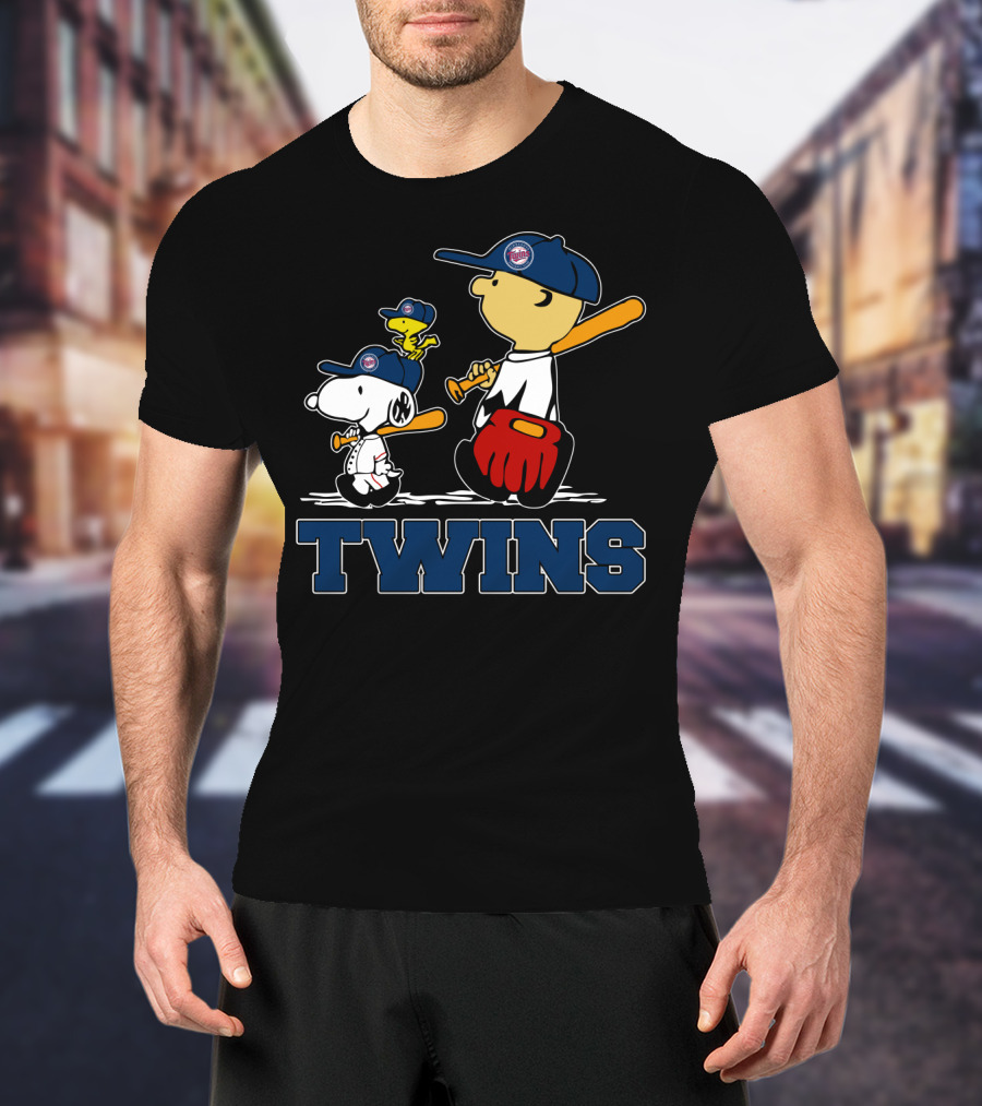 Snoopy And Woodstock With Twins Baseball Fans T-Shirt