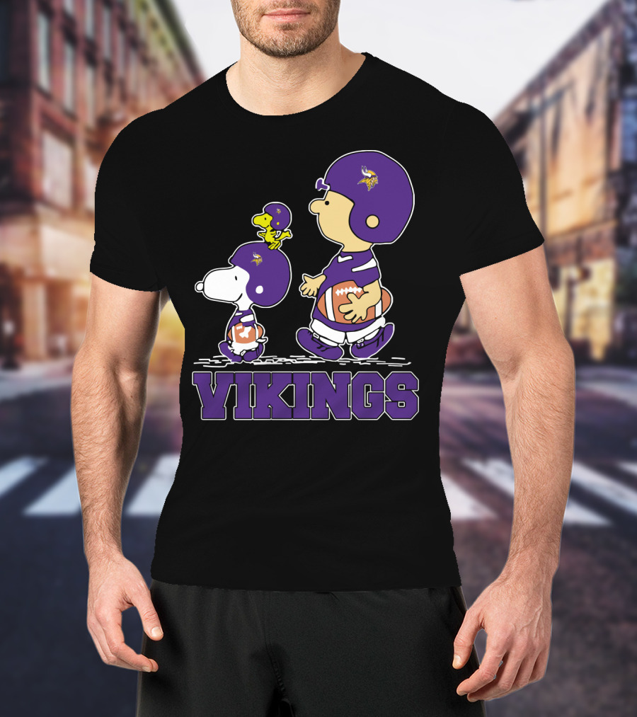 Snoopy And Woodstock With Minnesota Vikings Fans Football Helmets T-Shirt