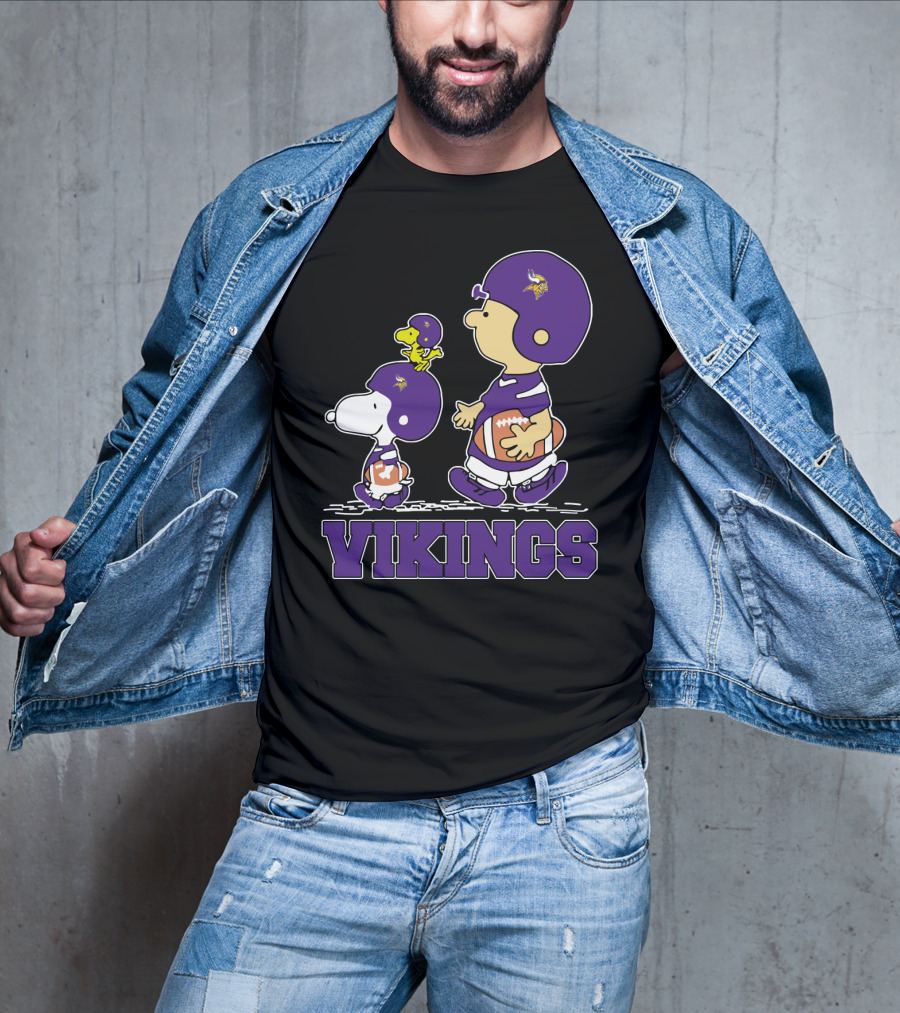 Snoopy And Woodstock With Minnesota Vikings Fans Football Helmets T-Shirt
