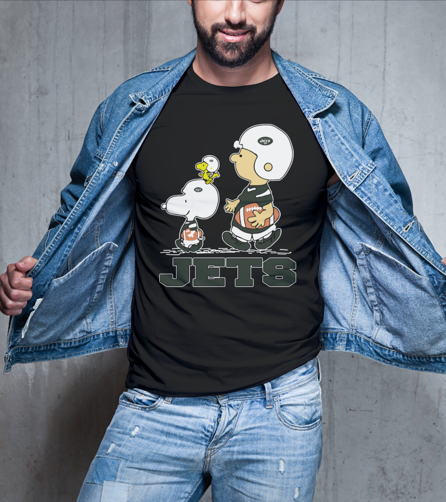 Snoopy And New York Jets Fans Football Team Helmets Charlie Brown Woodstock T-Shirt