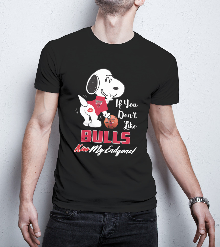 If You Don't Like Bulls Kiss My Endzone Snoopy Chicago Bulls T-Shirt