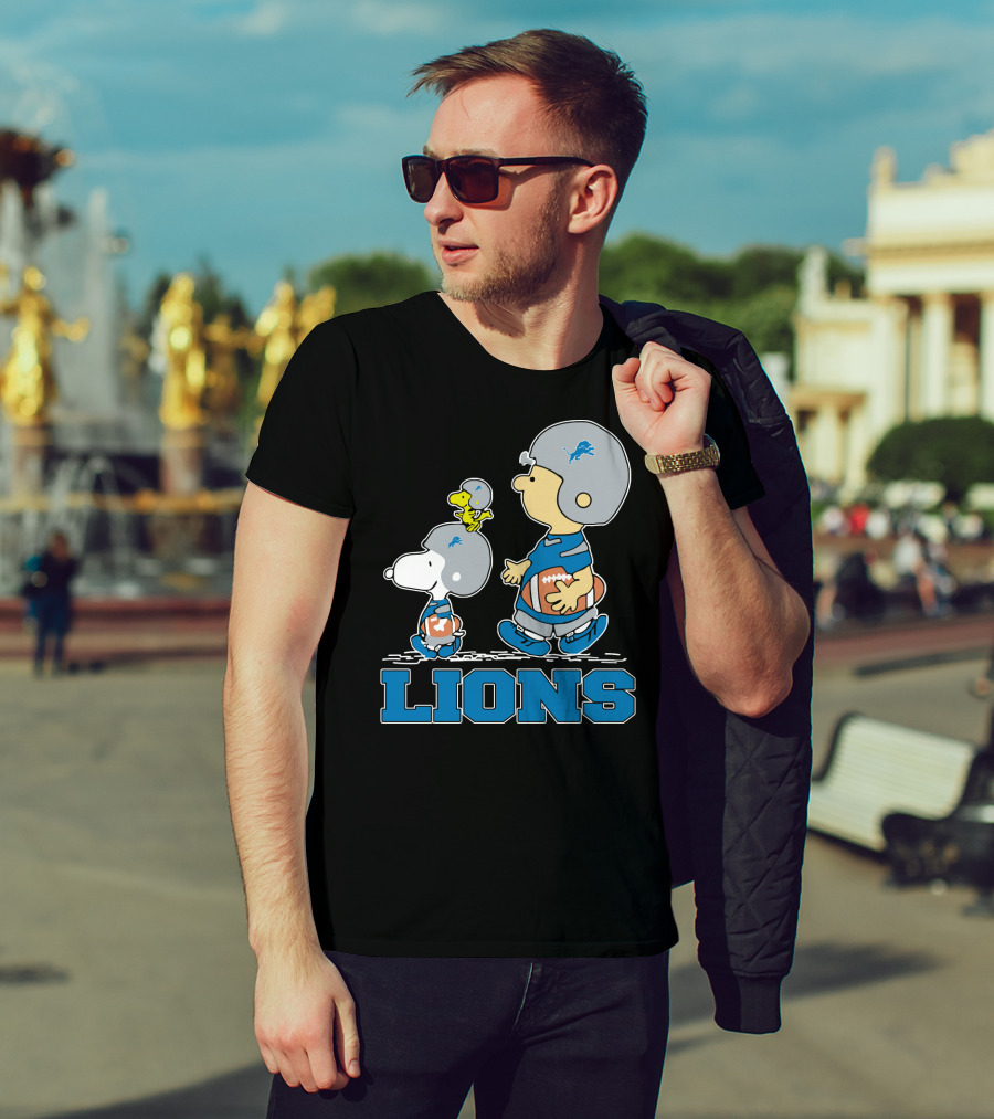 Snoopy And Woodstock With Detroit Lions Football Fans T-Shirt