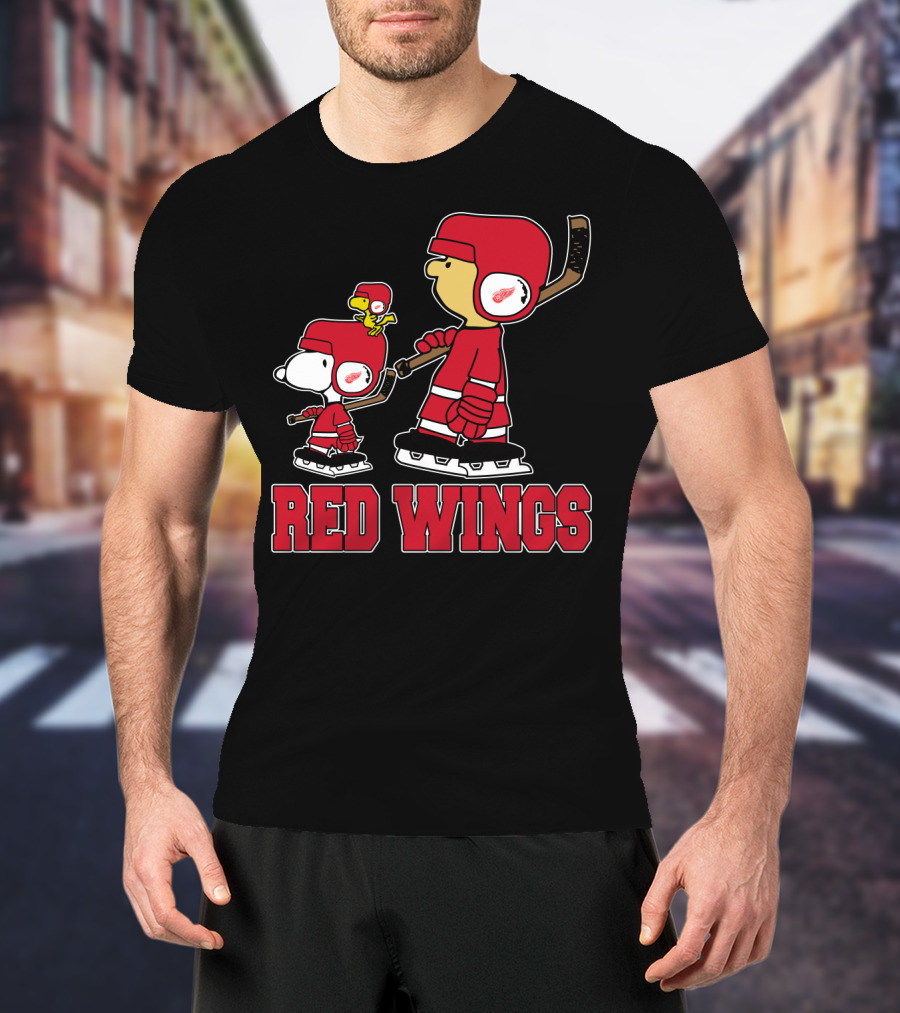 Snoopy And Woodstock Detroit Red Wings Hockey Enthusiasts T-Shirt