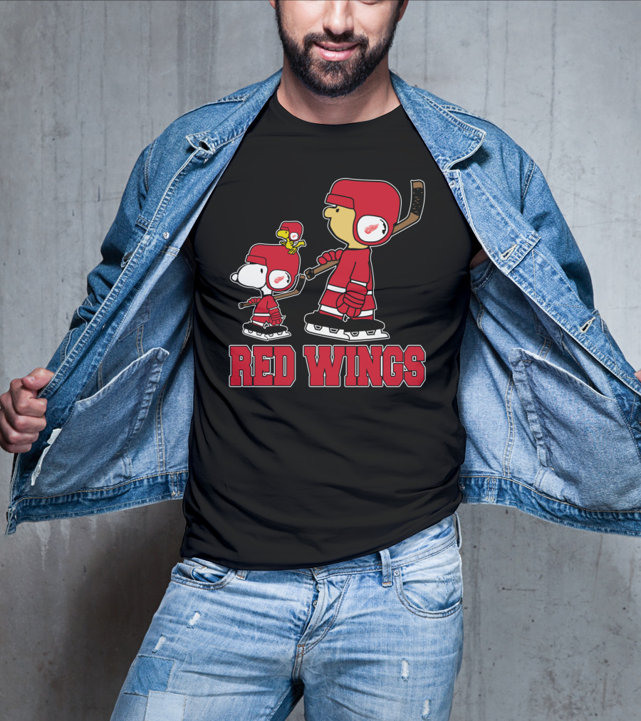 Snoopy And Woodstock Detroit Red Wings Hockey Enthusiasts T-Shirt