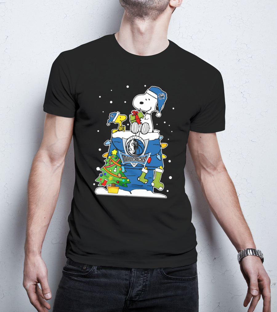 Dallas Mavericks Merry Christmas Snoopy Peanuts Holiday Celebration T-Shirt