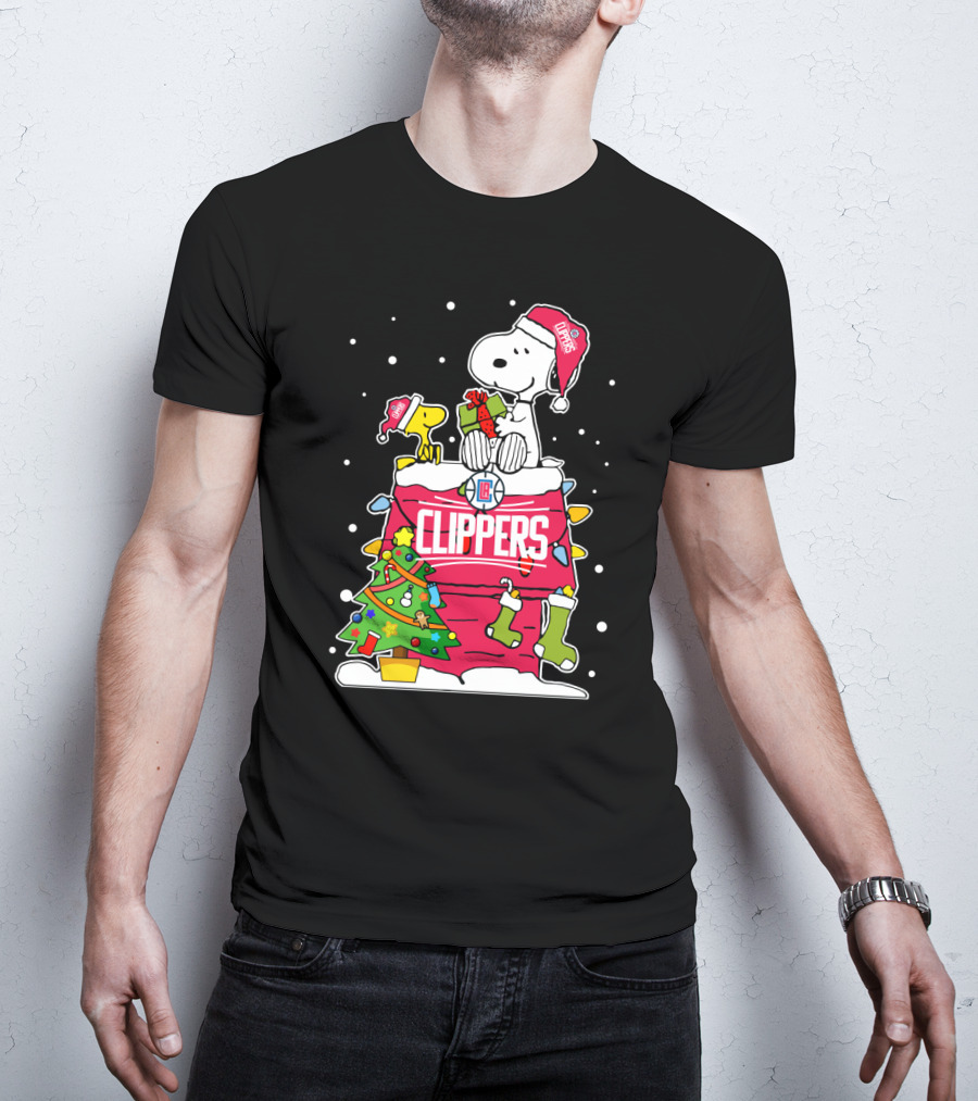 La Clippers Snoopy Christmas Holiday Scene T-Shirt