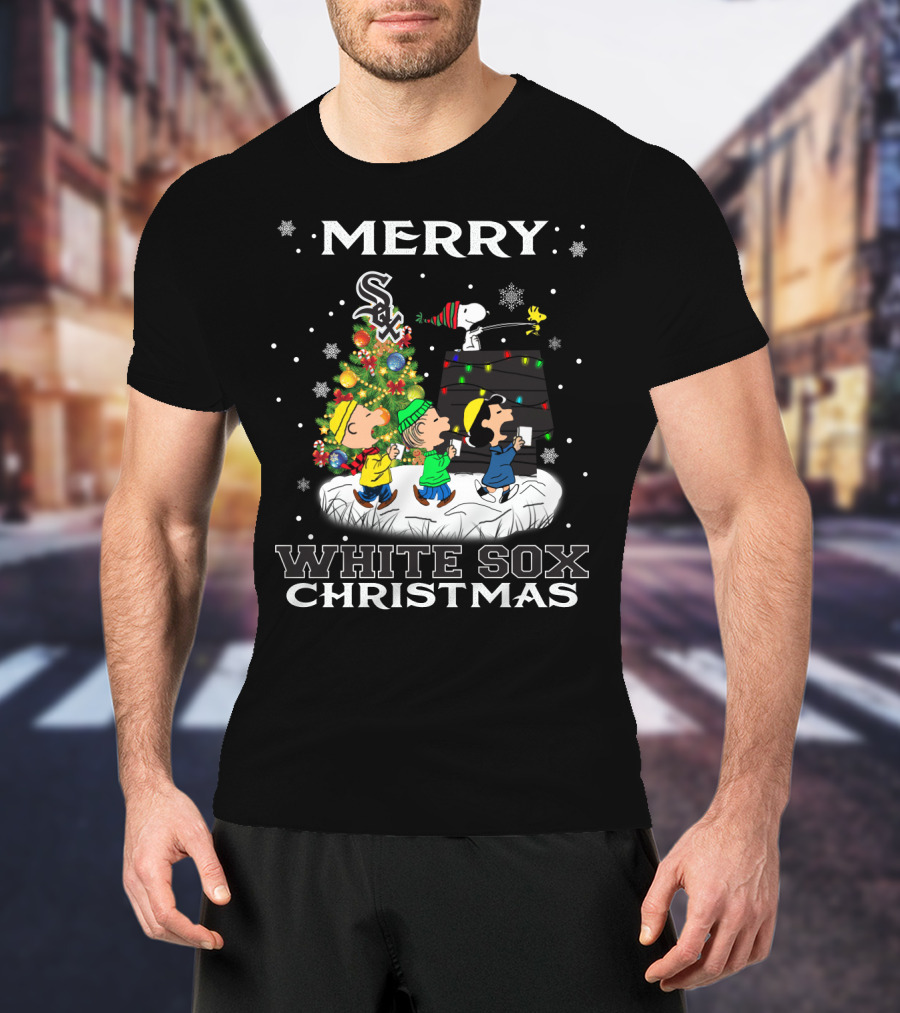 Merry Chicago White Sox Christmas For Snoopy Fans With Peanuts Characters T-Shirt