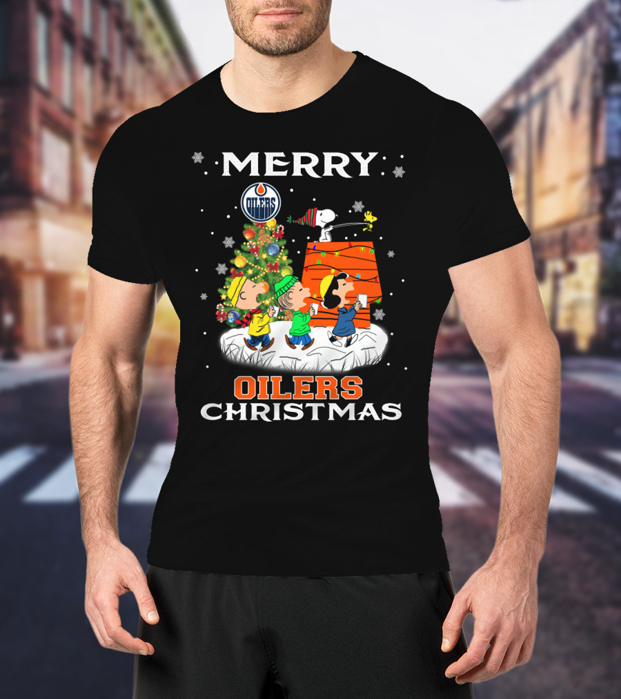 Merry Edmonton Oilers Christmas Snoopy Fans Peanuts Tree Charlie Brown Snoopy Woodstock T-Shirt