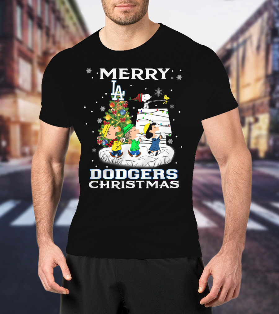 Merry Dodgers Christmas Snoopy And Friends Celebrate With La Dodgers Theme T-Shirt