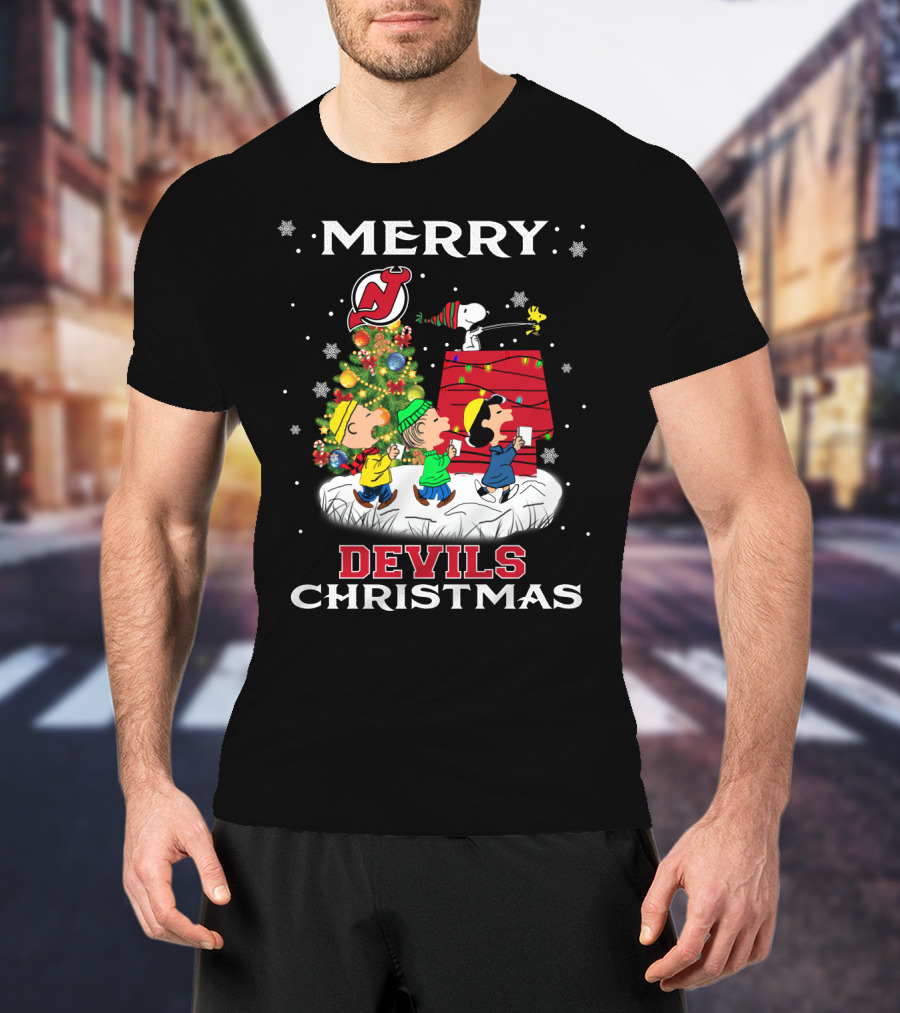 Merry New Jersey Devils Christmas With Snoopy And Friends T-Shirt