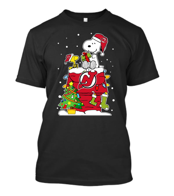 New Jersey Devils Snoopy Christmas Stockings And Gifts T-Shirt