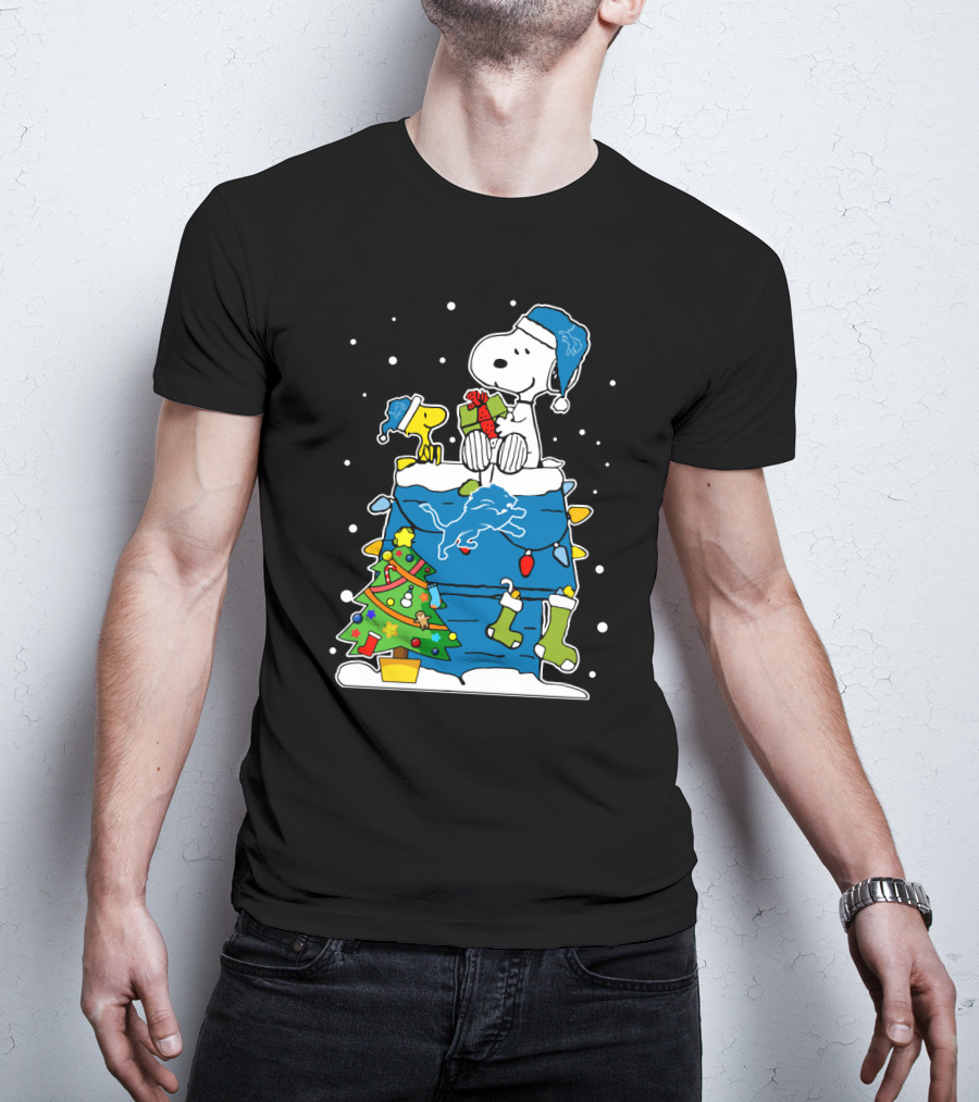 Detroit Lions Christmas Snoopy Woodstock Peanuts Holiday T-Shirt