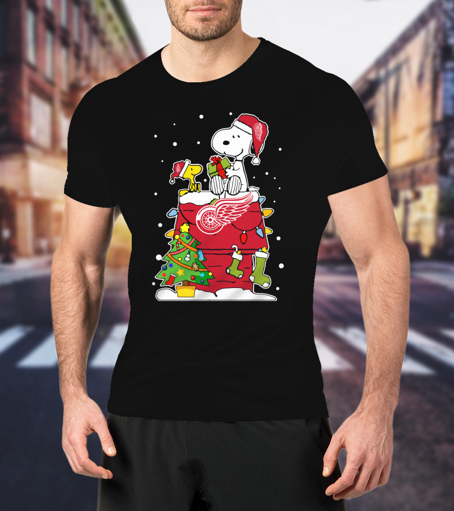 Detroit Red Wings Snoopy And Woodstock Christmas Scene T-Shirt