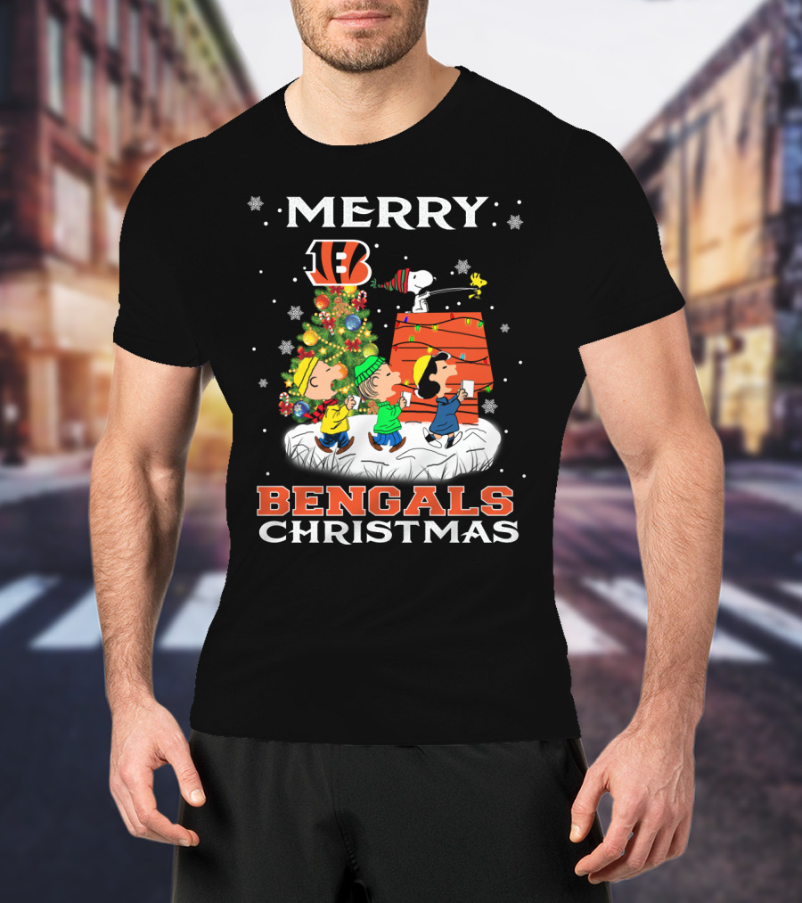 Merry Bengals Christmas For Snoopy And Peanuts Fans T-Shirt