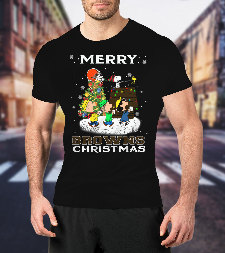 Merry Browns Christmas Snoopy And Friends Cleveland Fans T-Shirt