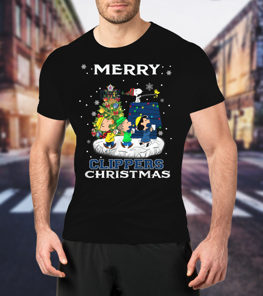 Merry La Clippers Christmas Snoopy Fans Peanuts Festive Scene T-Shirt