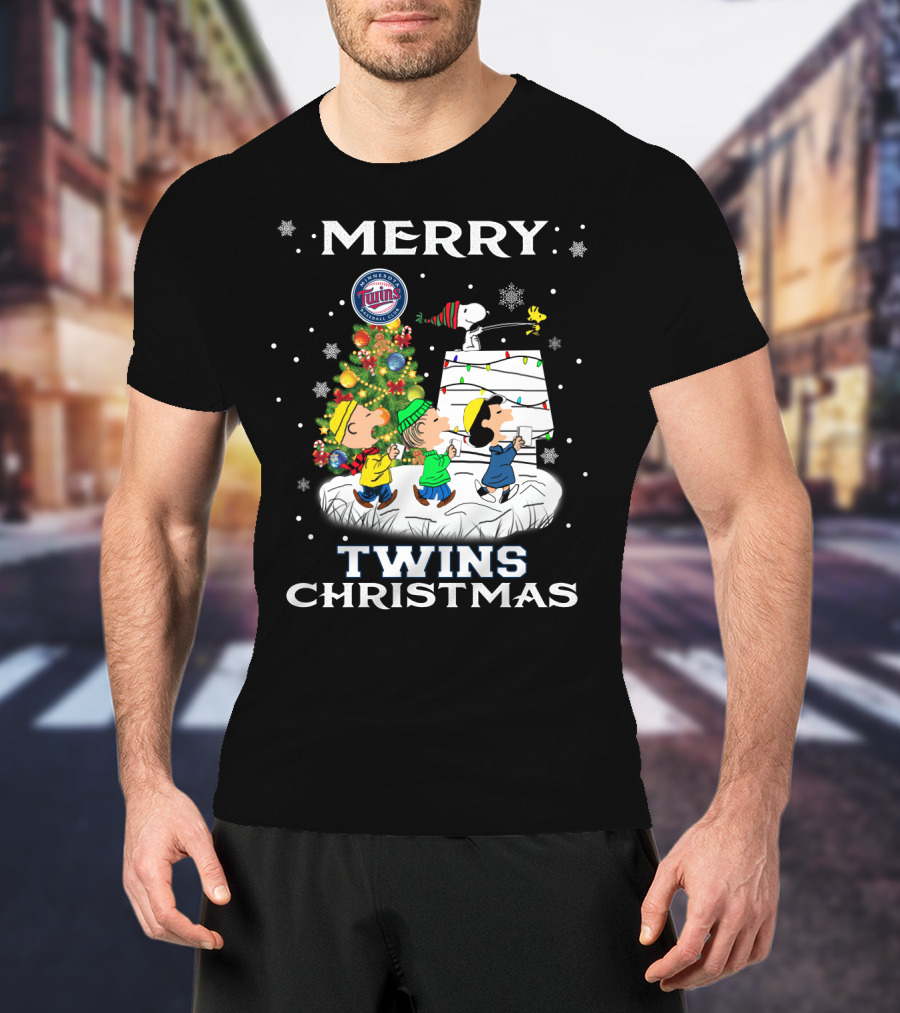 Merry Minnesota Twins Christmas With Snoopy And Peanuts Characters T-Shirt
