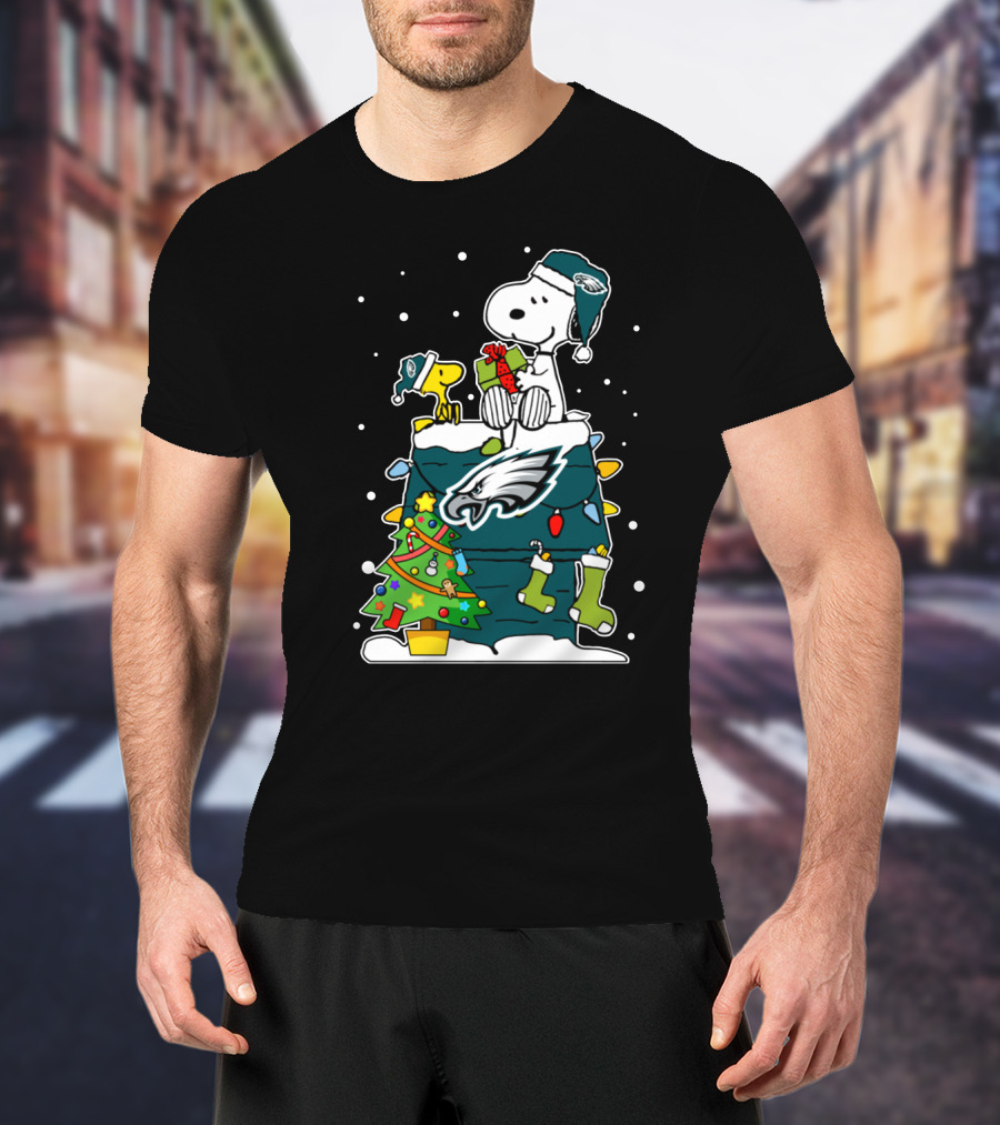 Philadelphia Eagles Snoopy Christmas Doghouse With Woodstock And Lights T-Shirt
