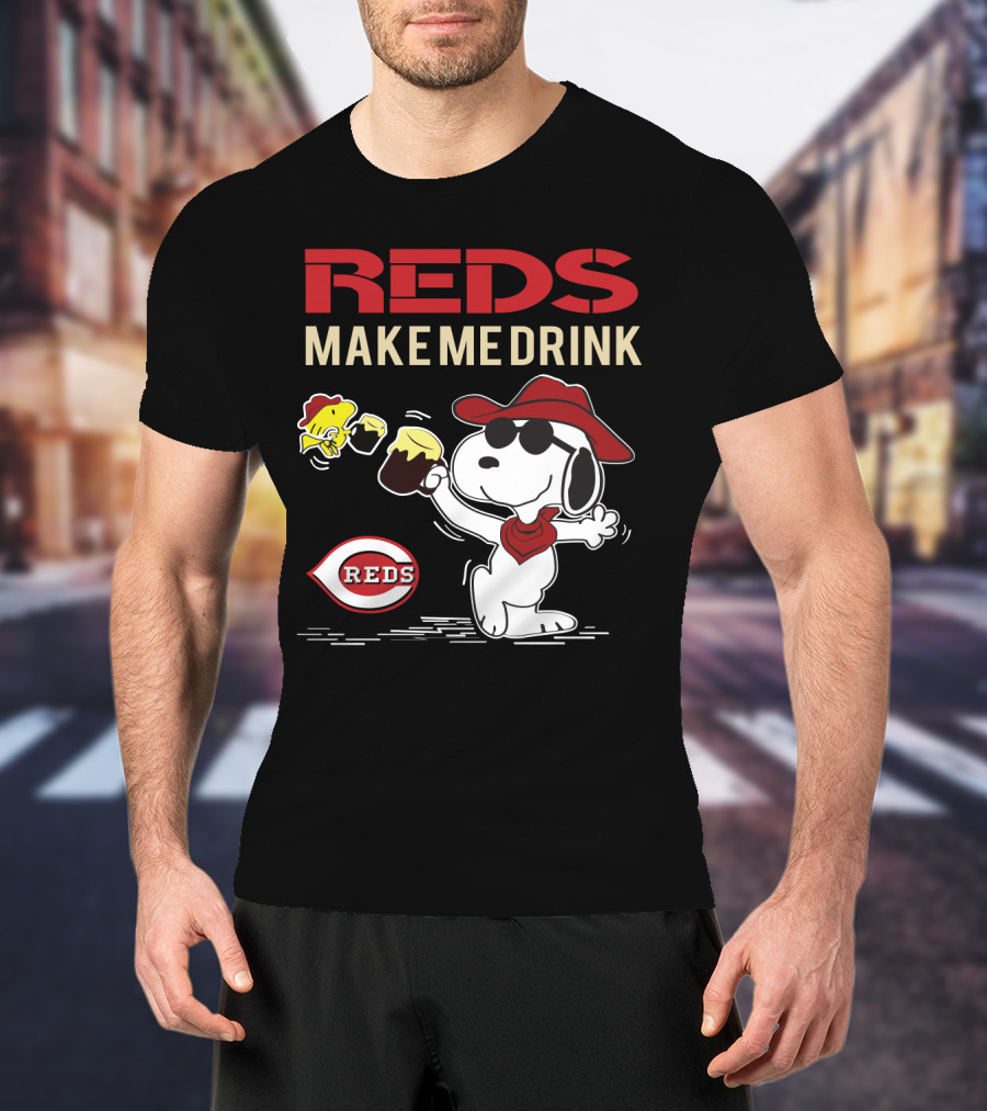 Reds Make Me Drink Snoopy Celebration For Cincinnati Reds Fans T-Shirt