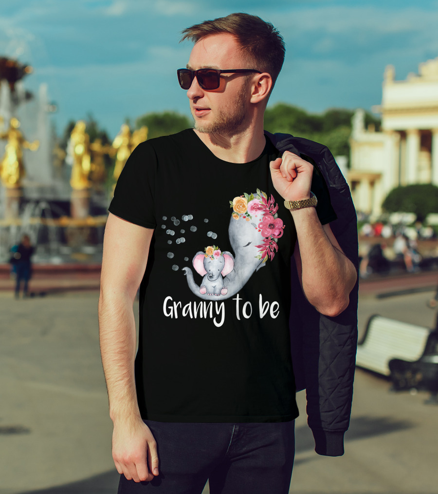 Granny To Be Elephant Baby Shower Floral For Girl T-Shirt