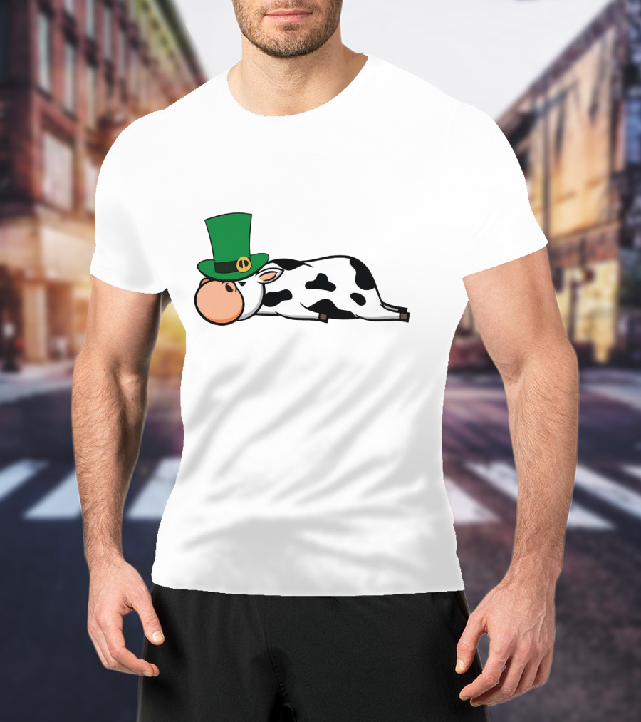 St Patricks Day Drunken Beer Party Cow With Irish Leprechaun Hat T-Shirt