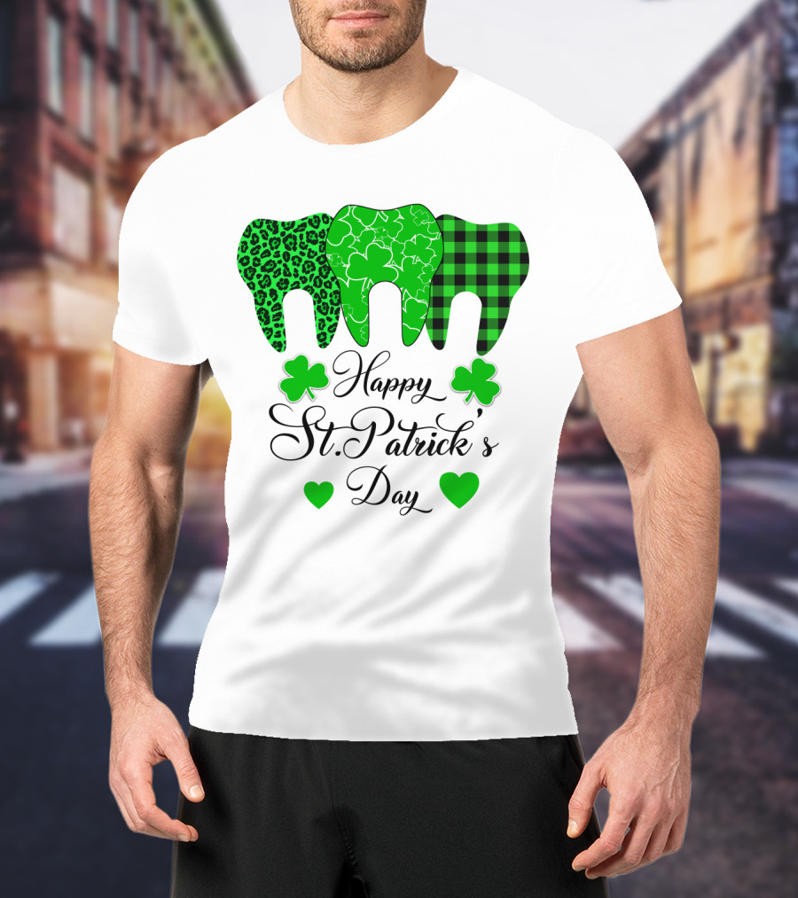 Happy St Patrick's Day Funny Dentist Clover Tooth T-Shirt