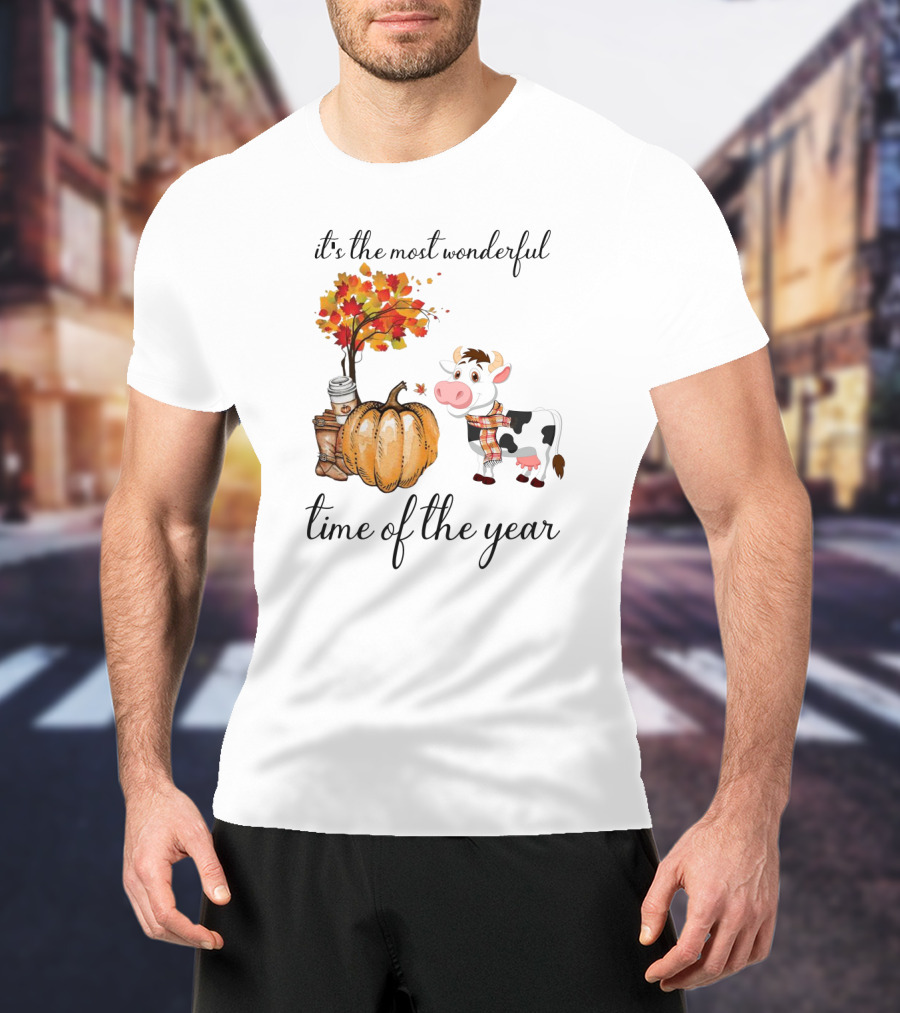 It's The Most Wonderful Time Of The Year Cows Autumn Leaves Pumpkin Cozy Plaid T-Shirt
